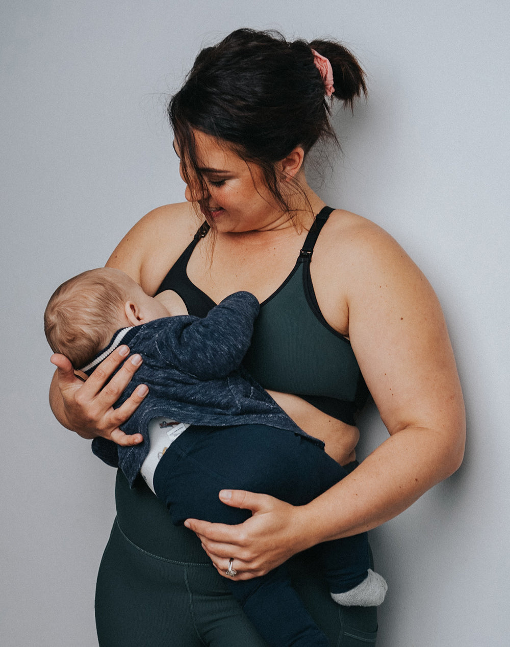 Fit mother wearing maternity activewear